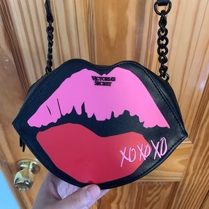 VS NWT crossbody lip shaped purse